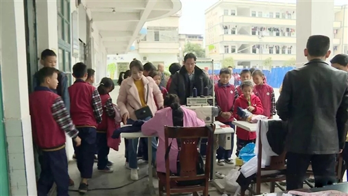 “針心針意” 溫暖環(huán)江學(xué)子 | 百裕集團售后服務(wù)走進(jìn)校園