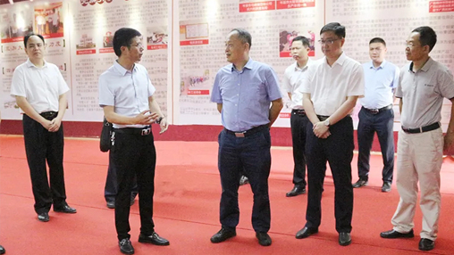 自治區商務(wù)廳副廳長(cháng)梁藝光一行蒞臨百裕參觀(guān)調研