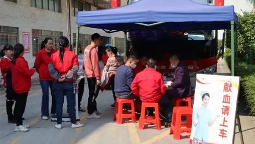 為愛(ài)挽袖 | 百裕集團組織職工無(wú)償獻血